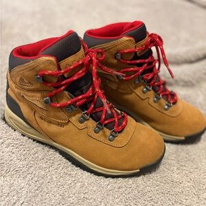 COLUMBIA - Women's Newton Ridge Plus Waterproof Amped Hiking Boots Sz 9